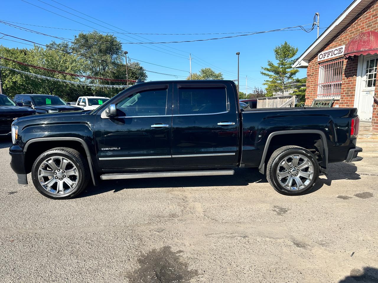 2018 GMC Sierra 1500 Denali 4X4 Sunroof NAV BOSE CarPlay Backup Cam XM Photo2