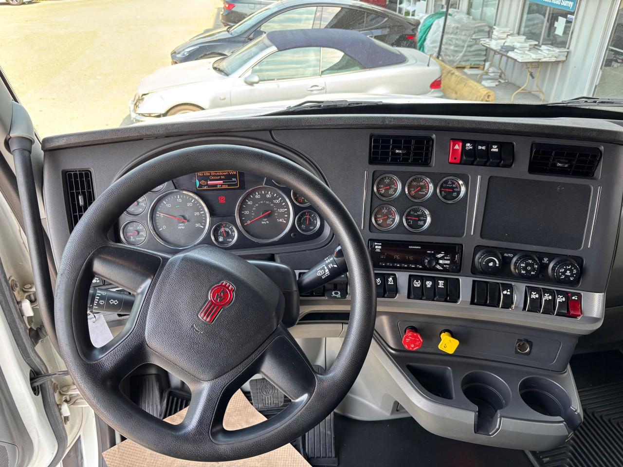 2020 Kenworth T680 Highway Tractor  - Photo #8