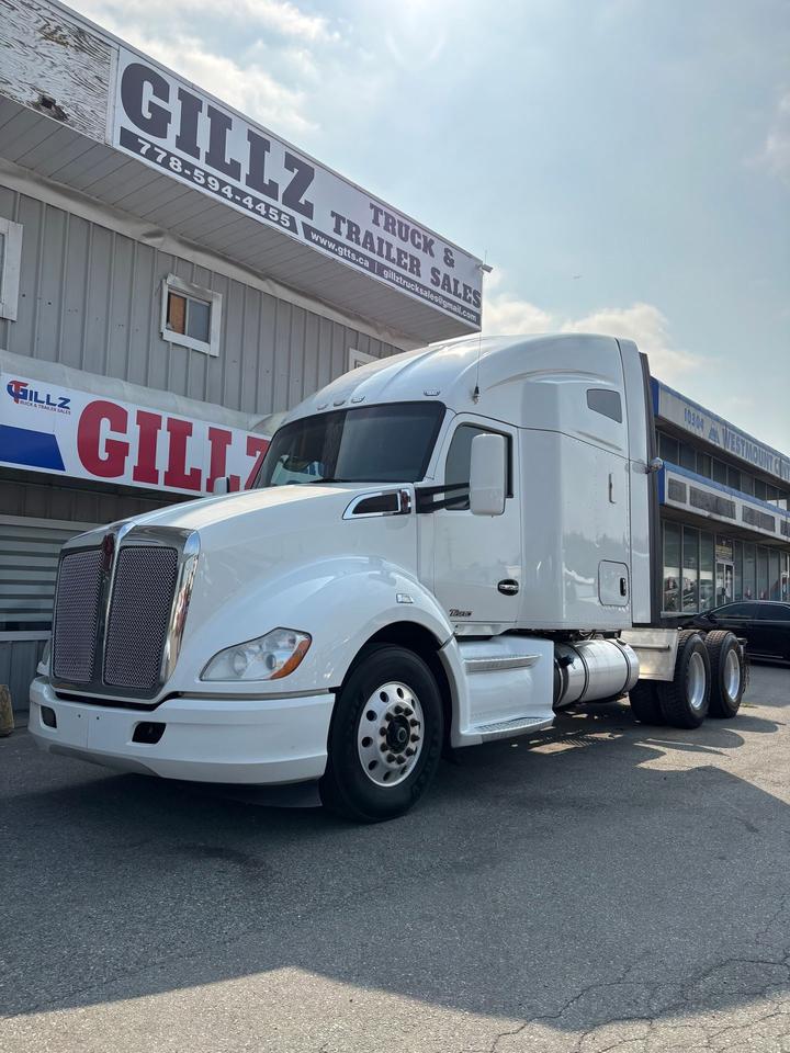 2020 Kenworth T680 Highway Tractor  - Photo #1
