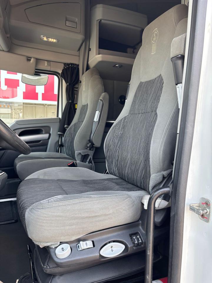 2020 Kenworth T680 Highway Tractor  - Photo #9