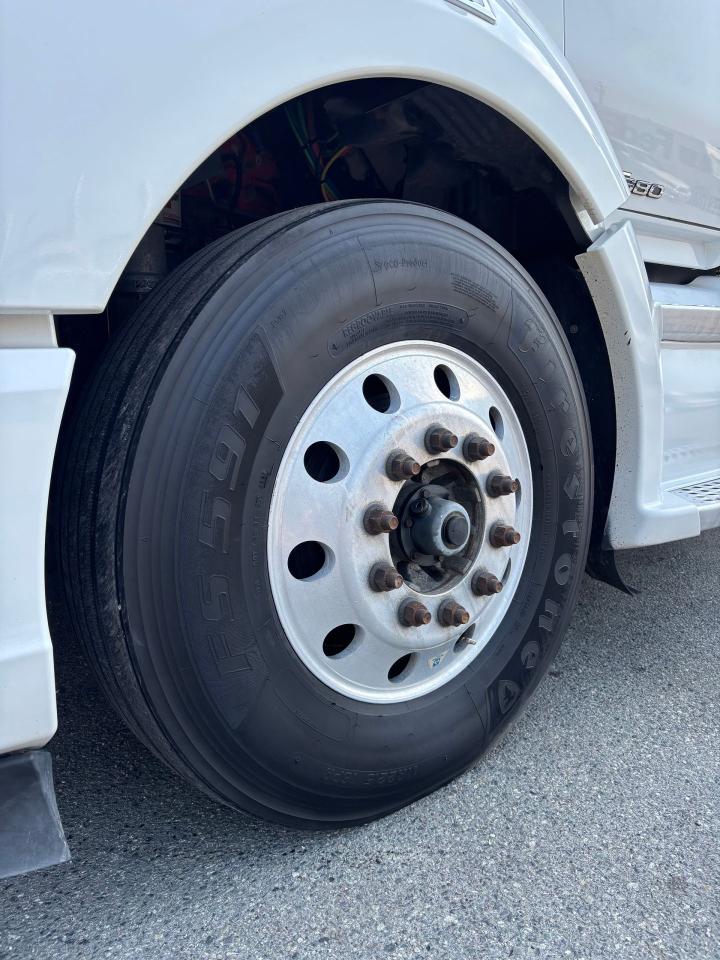 2020 Kenworth T680 Highway Tractor  - Photo #12