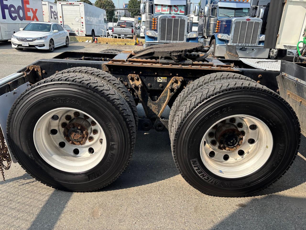2020 Kenworth T680 Highway Tractor  - Photo #15