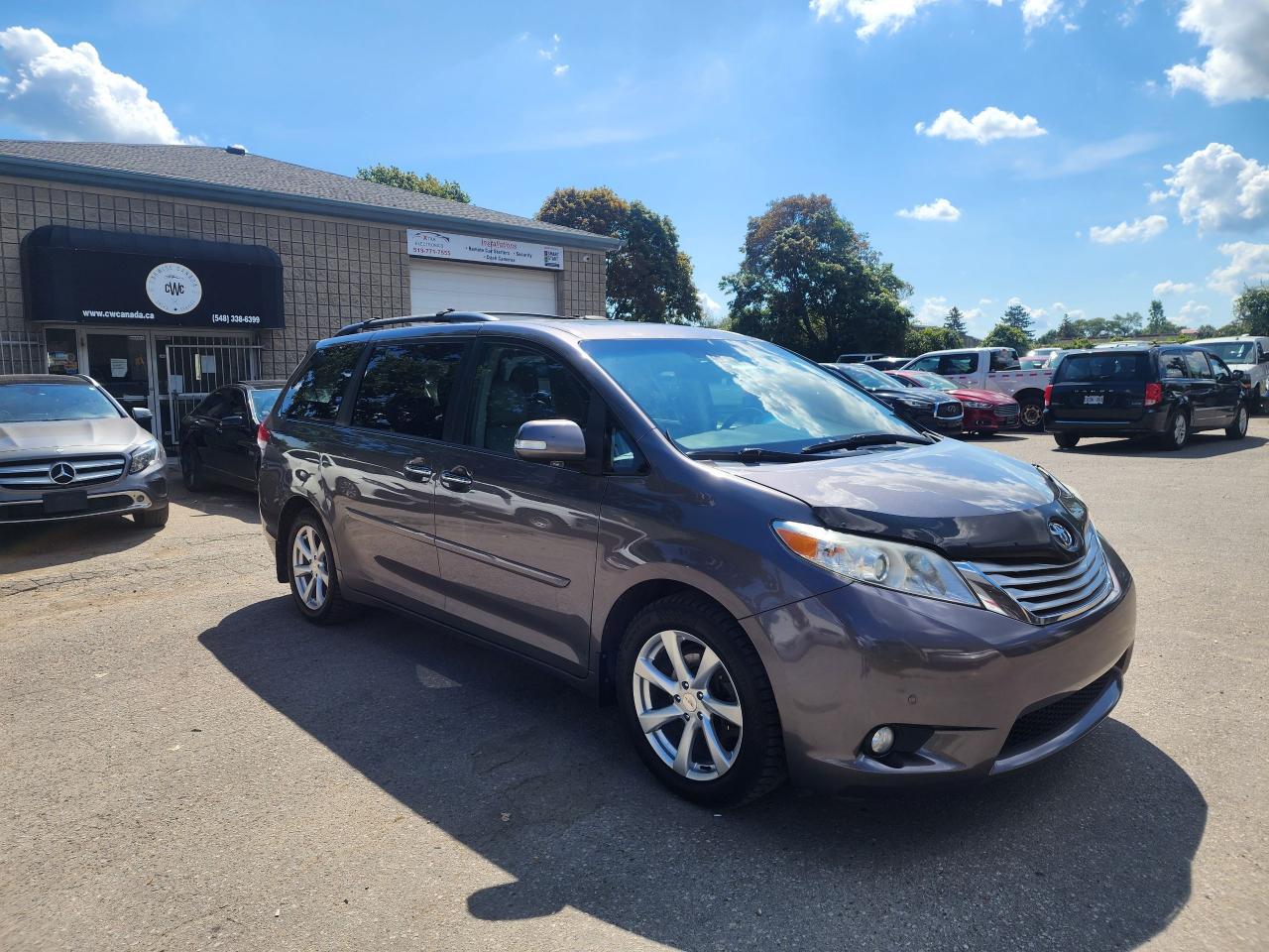 2013 Toyota Sienna XLE Limited l 7 Seater l DVD l NAV l AWD - Photo #3