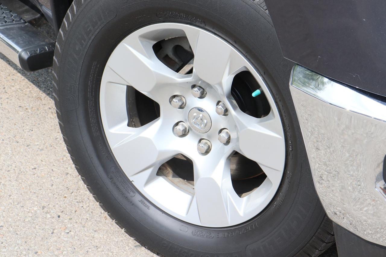 2019 RAM 1500 Big Horn | Crew | 5.7 L | CarPlay | Tonneau Cover Photo