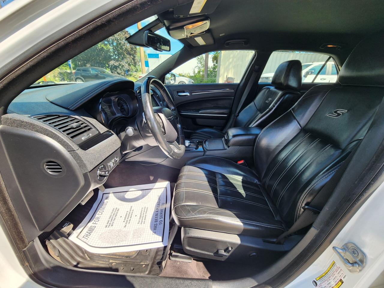 2019 Chrysler 300 300S l CLEAN CARFAX L NO ACCIDENT l RWD - Photo #15