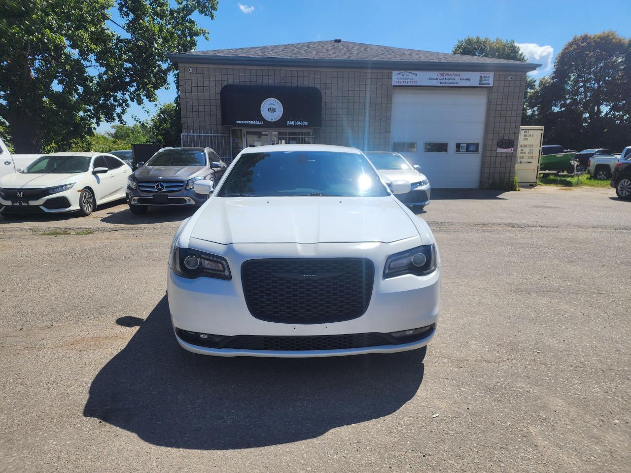 2019 Chrysler 300 300S l CLEAN CARFAX L NO ACCIDENT l RWD - Photo #2