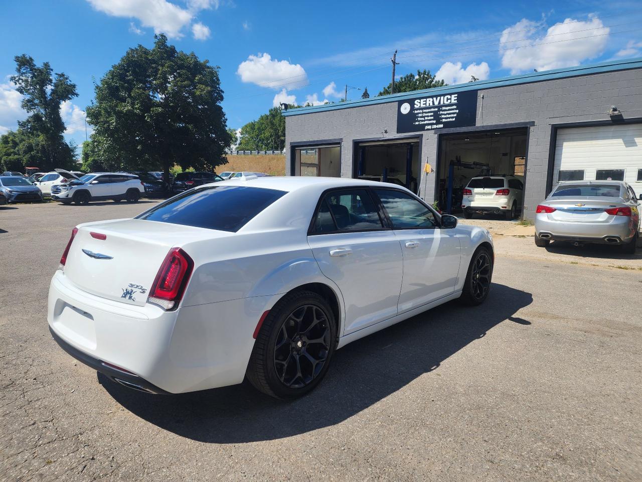 2019 Chrysler 300 300S l CLEAN CARFAX L NO ACCIDENT l RWD - Photo #7