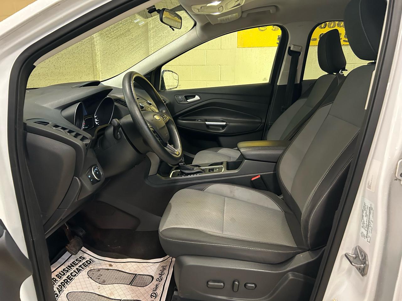 2018 Ford Escape SE - Photo #9