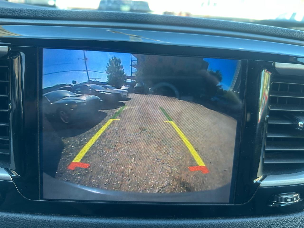 2020 Chrysler Pacifica Hybrid Touring-L - Photo #12