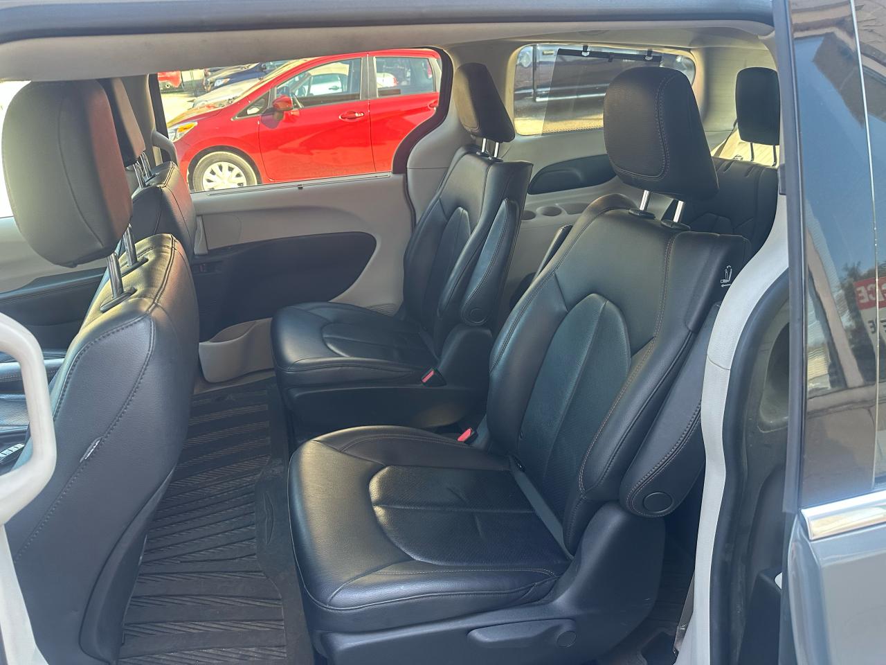 2020 Chrysler Pacifica Hybrid Touring-L - Photo #13