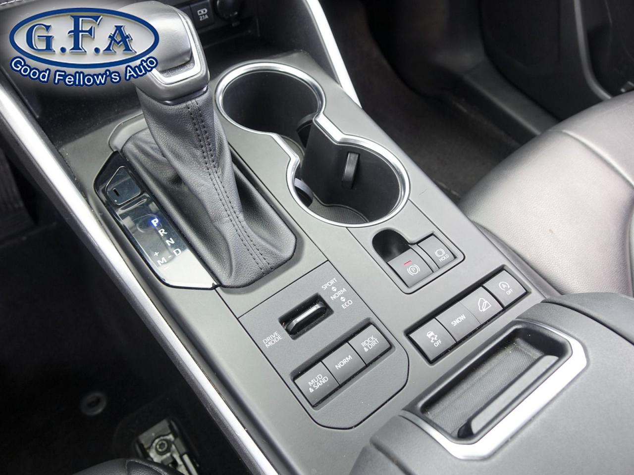 2021 Toyota Highlander XLE MODEL, AWD, 8 PASSENGER, LEATHER SEATS, SUNROO Photo17