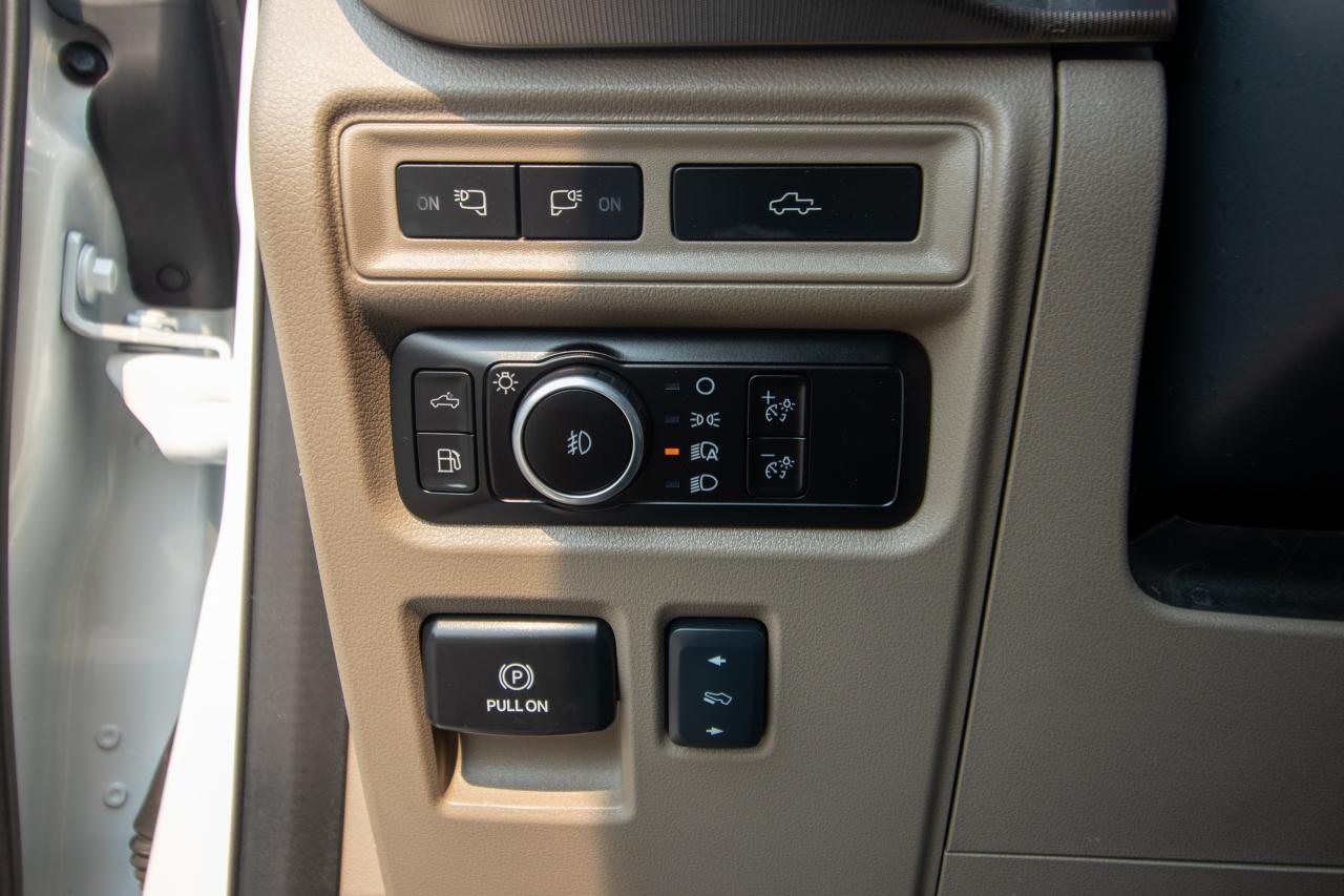 2024 Ford F-150 Platinum Photo5