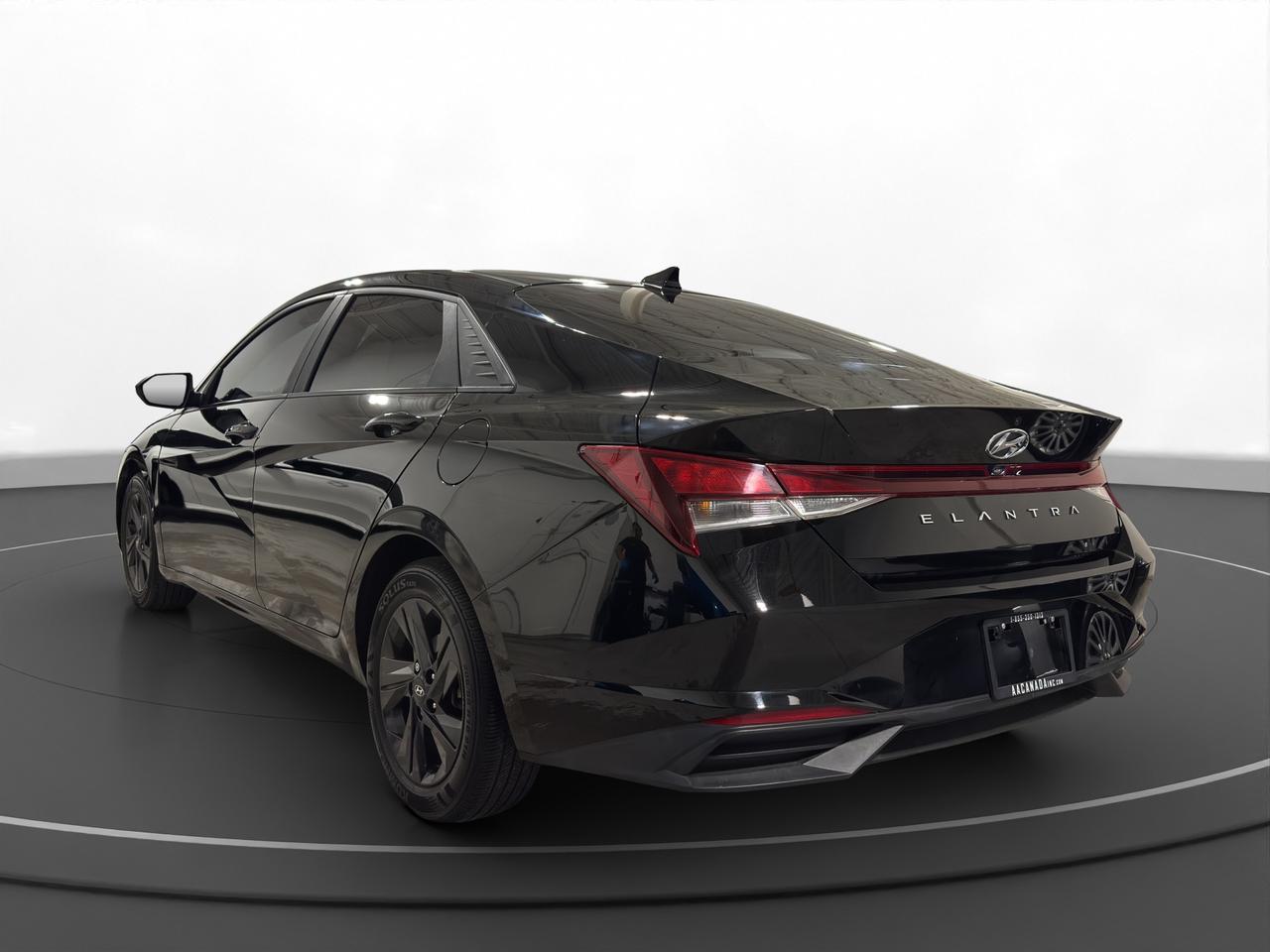 2022 Hyundai Elantra Preferred Photo3