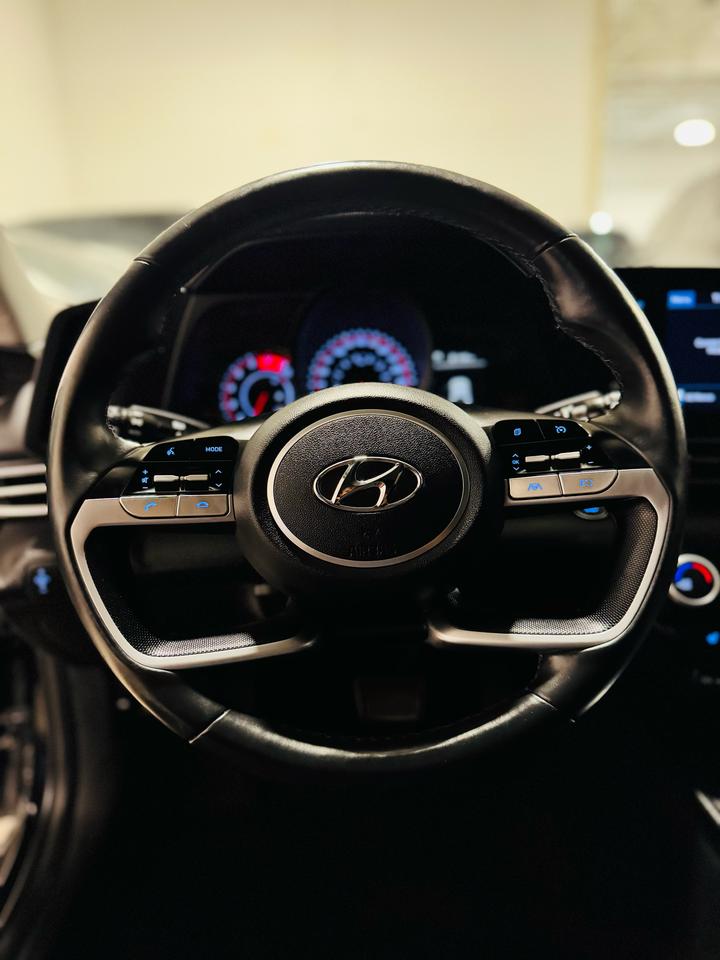 2022 Hyundai Elantra Preferred Photo