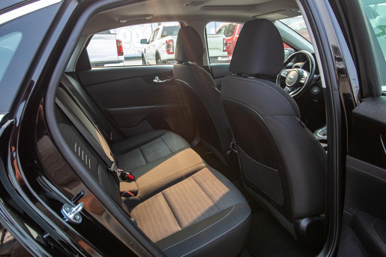 2021 Kia Forte EX Photo5