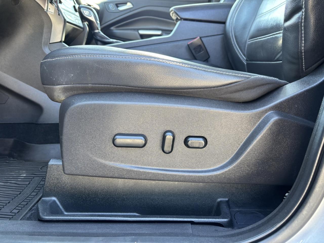 2018 Ford Escape SEL Photo