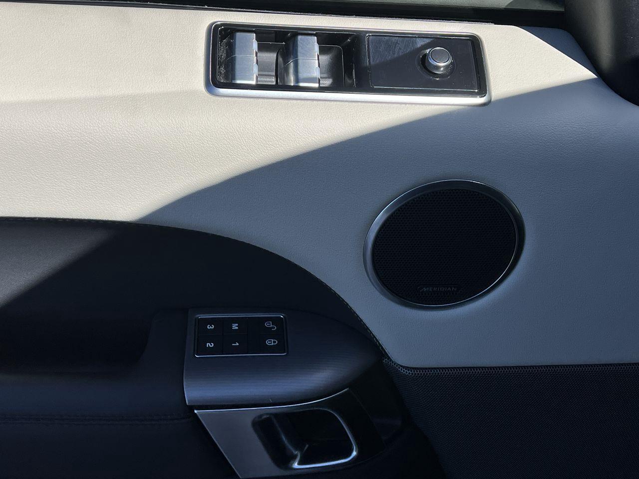 2020 Land Rover Range Rover Sport HSE MHEV AWD, MOONROOF, MEMORY SEATS, SIRIUS XM, APPLE CARPLAY/ANDORID AUTO, LEATHER SEATS, CRUISE CONTROL!! Photo