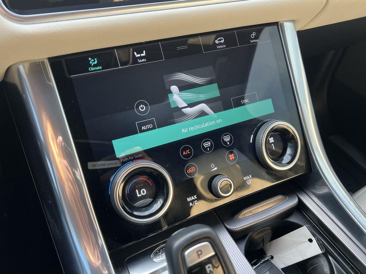 2020 Land Rover Range Rover Sport HSE MHEV AWD, MOONROOF, MEMORY SEATS, SIRIUS XM, APPLE CARPLAY/ANDORID AUTO, LEATHER SEATS, CRUISE CONTROL!! Photo