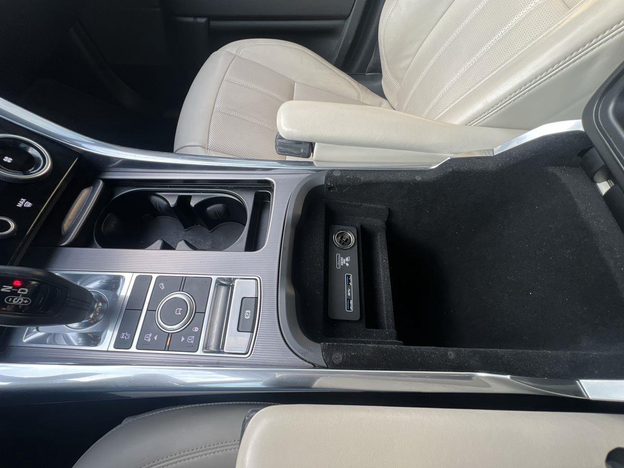 2020 Land Rover Range Rover Sport HSE MHEV AWD, MOONROOF, MEMORY SEATS, SIRIUS XM, APPLE CARPLAY/ANDORID AUTO, LEATHER SEATS, CRUISE CONTROL!! Photo