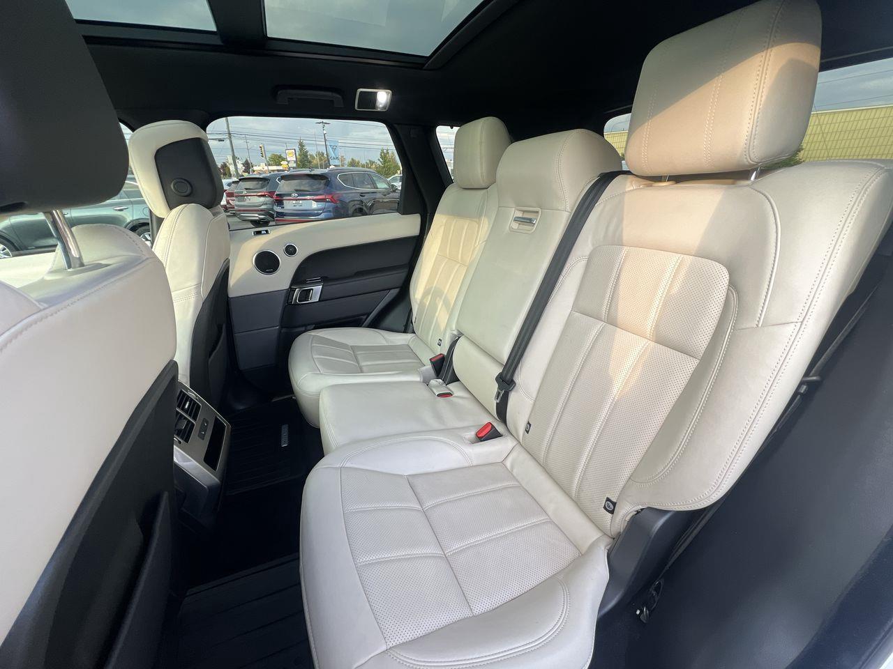 2020 Land Rover Range Rover Sport HSE MHEV AWD, MOONROOF, MEMORY SEATS, SIRIUS XM, APPLE CARPLAY/ANDORID AUTO, LEATHER SEATS, CRUISE CONTROL!! Photo