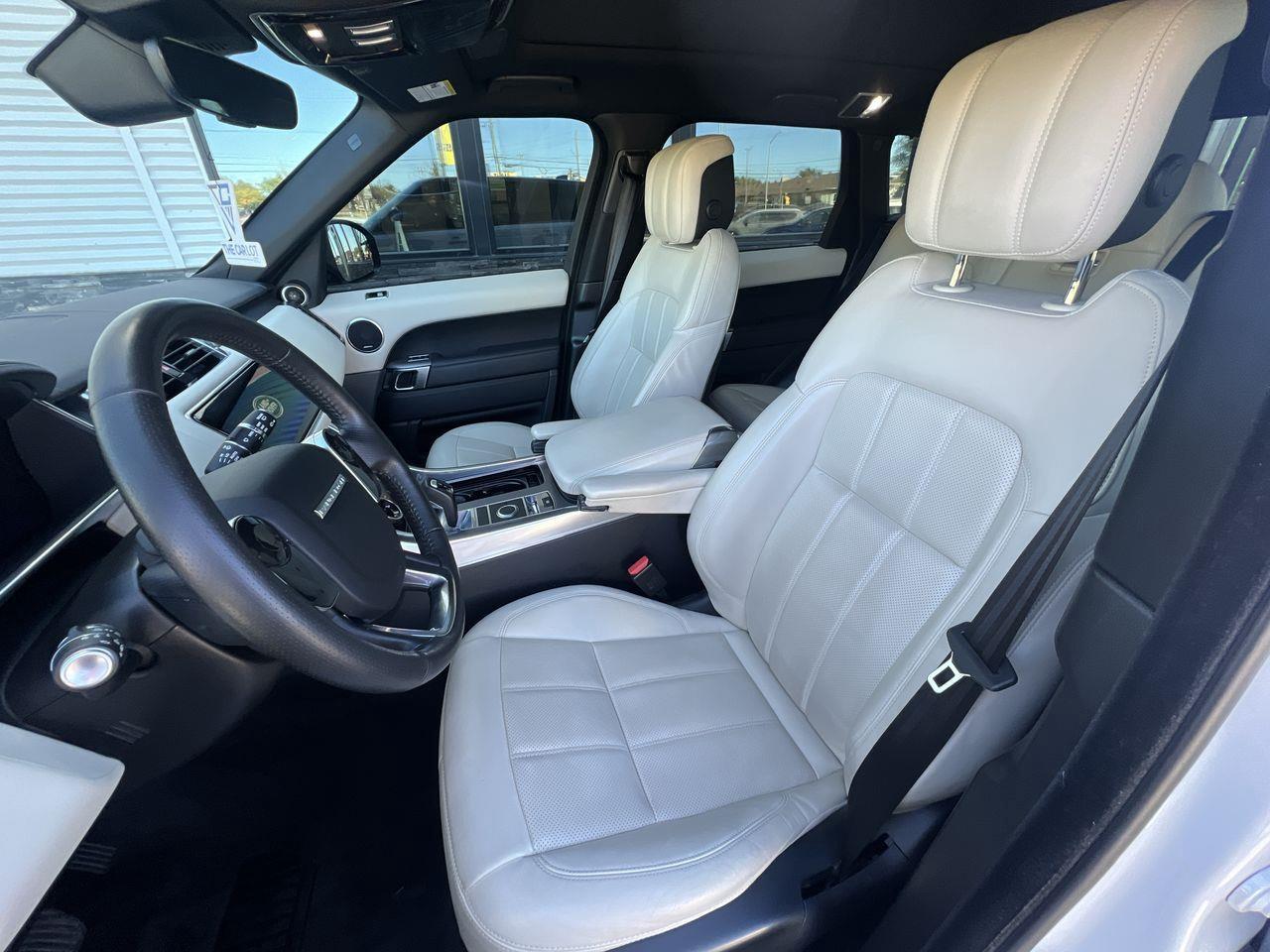 2020 Land Rover Range Rover Sport HSE MHEV AWD, MOONROOF, MEMORY SEATS, SIRIUS XM, APPLE CARPLAY/ANDORID AUTO, LEATHER SEATS, CRUISE CONTROL!! Photo