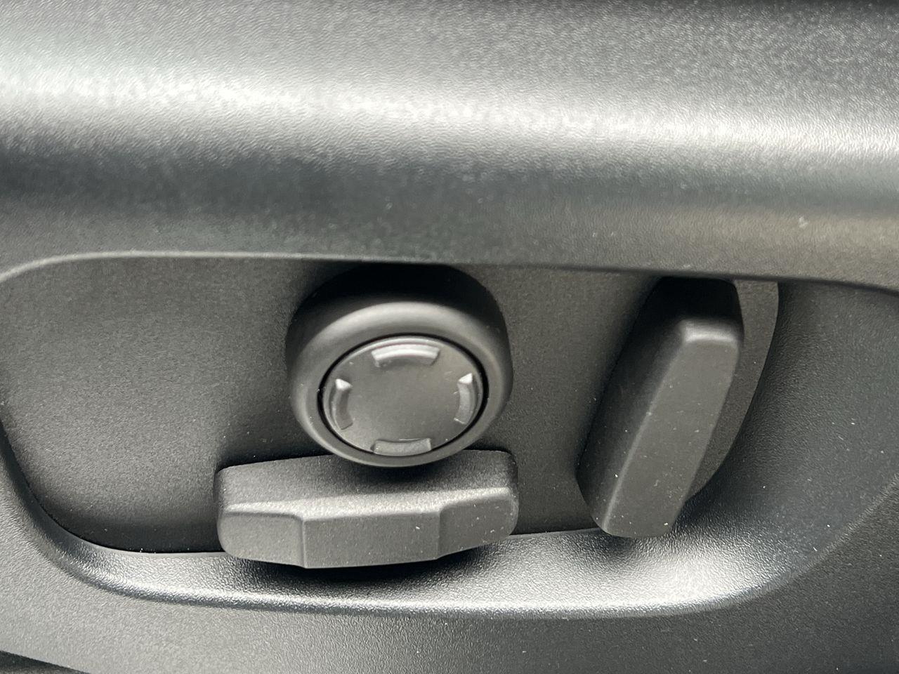 2020 Land Rover Range Rover Sport HSE MHEV AWD, MOONROOF, MEMORY SEATS, SIRIUS XM, APPLE CARPLAY/ANDORID AUTO, LEATHER SEATS, CRUISE CONTROL!! Photo