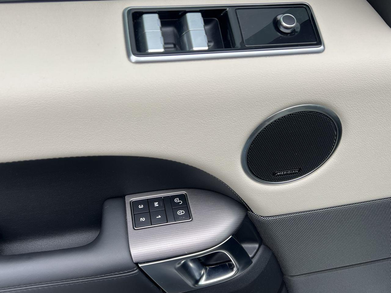 2020 Land Rover Range Rover Sport HSE MHEV AWD, MOONROOF, MEMORY SEATS, SIRIUS XM, APPLE CARPLAY/ANDORID AUTO, LEATHER SEATS, CRUISE CONTROL!! Photo