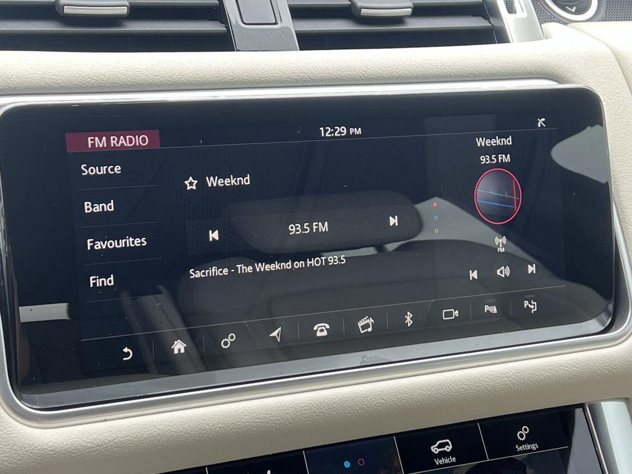 2020 Land Rover Range Rover Sport HSE MHEV AWD, MOONROOF, MEMORY SEATS, SIRIUS XM, APPLE CARPLAY/ANDORID AUTO, LEATHER SEATS, CRUISE CONTROL!! Photo