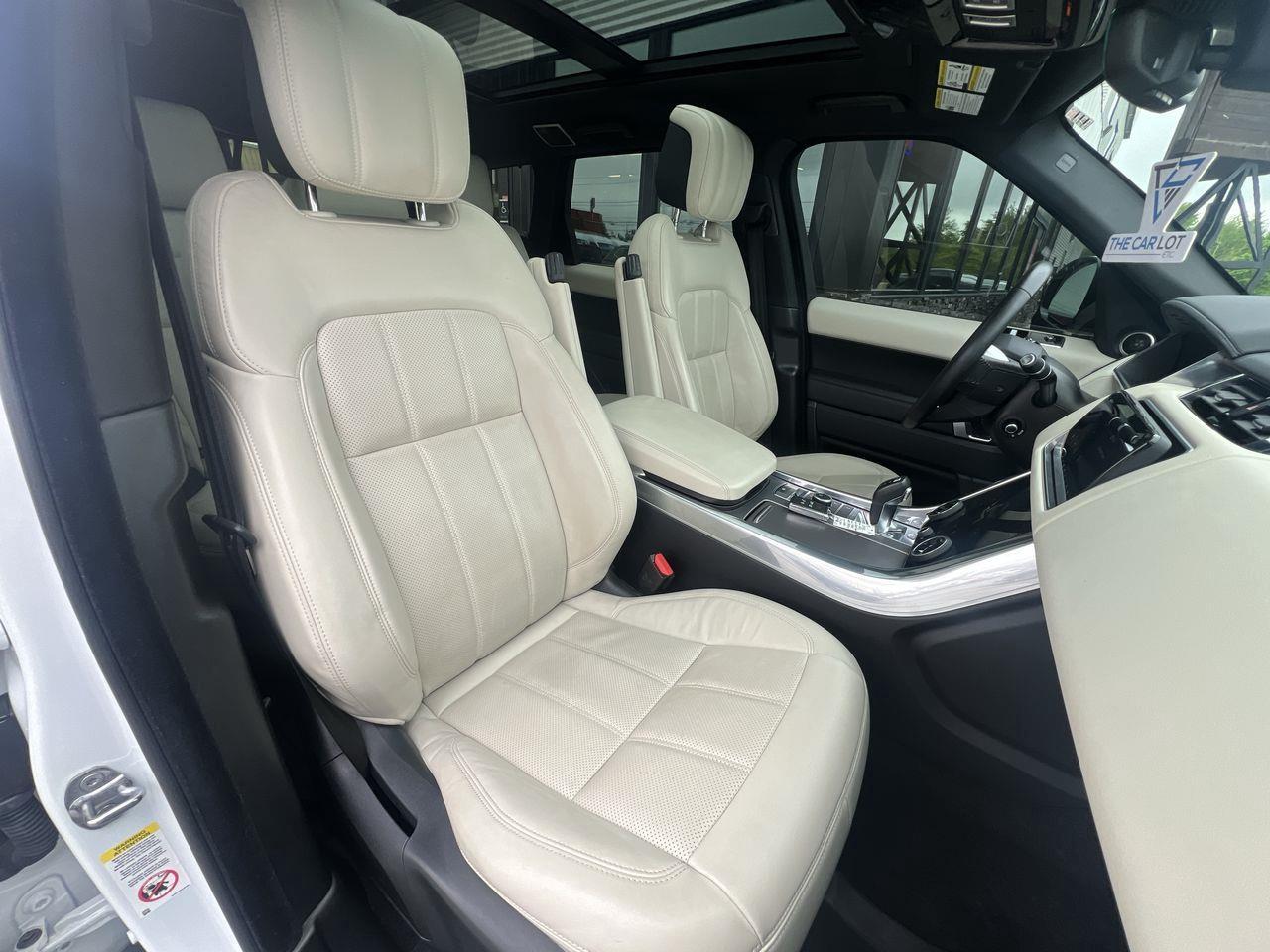 2020 Land Rover Range Rover Sport HSE MHEV AWD, MOONROOF, MEMORY SEATS, SIRIUS XM, APPLE CARPLAY/ANDORID AUTO, LEATHER SEATS, CRUISE CONTROL!! Photo