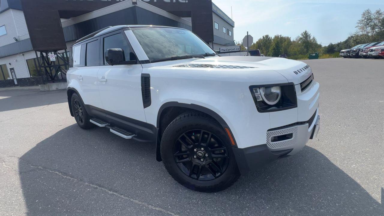 2023 Land Rover Defender AWD, MOONROOF, LEATHER SEATS, MEMORY SEATS, SIRIUS XM, APPLE CARPLAY/ANDROID AUTO, CRUISE CONTROL!! Photo