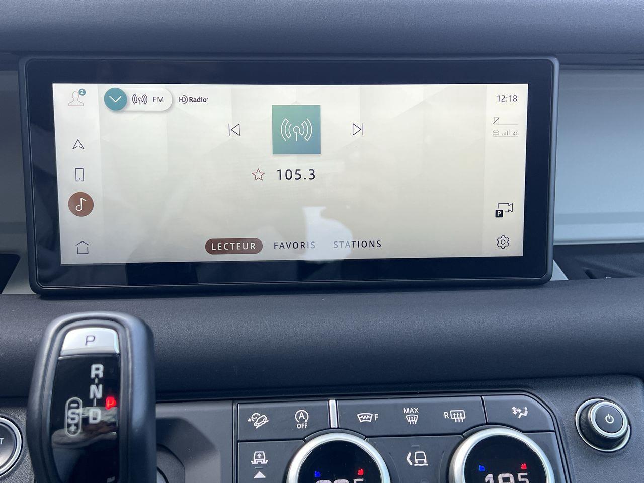 2023 Land Rover Defender AWD, MOONROOF, LEATHER SEATS, MEMORY SEATS, SIRIUS XM, APPLE CARPLAY/ANDROID AUTO, CRUISE CONTROL!! Photo