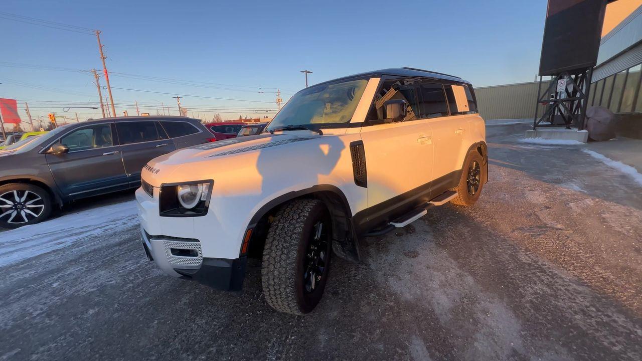 2023 Land Rover Defender AWD, MOONROOF, LEATHER SEATS, MEMORY SEATS, SIRIUS XM, APPLE CARPLAY/ANDROID AUTO, CRUISE CONTROL!! Photo3