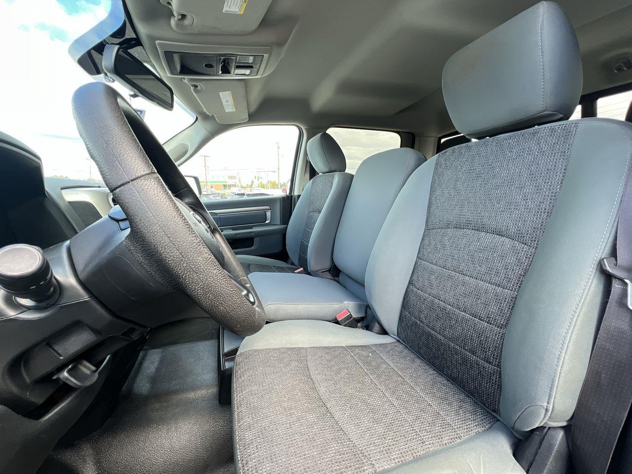 2016 RAM 2500 SLT 4WD, 6 PASSENGER, SIRUIS XM, BACK UP CAM!! Photo