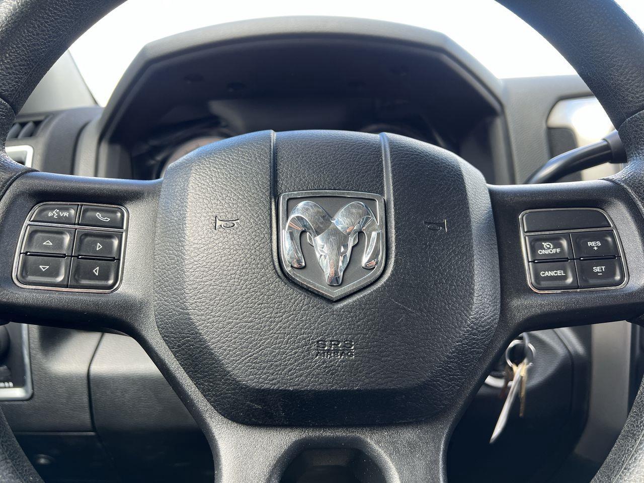 2016 RAM 2500 SLT 4WD, 6 PASSENGER, SIRUIS XM, BACK UP CAM!! Photo