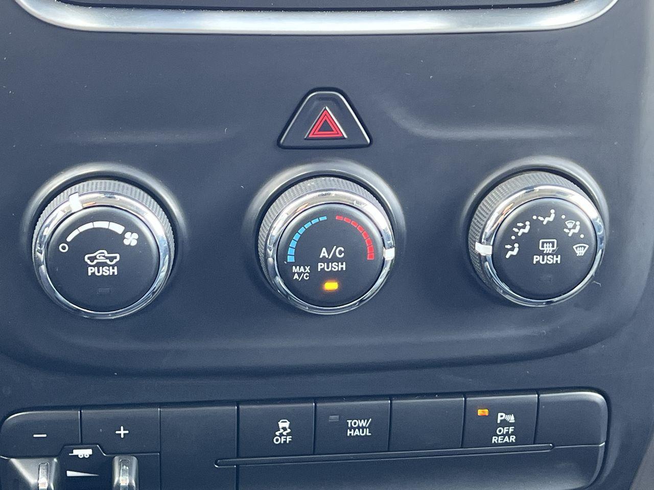 2016 RAM 2500 SLT 4WD, 6 PASSENGER, SIRUIS XM, BACK UP CAM!! Photo