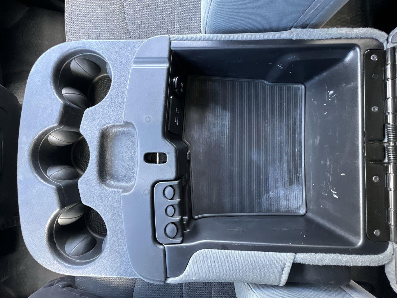 2016 RAM 2500 SLT 4WD, 6 PASSENGER, SIRUIS XM, BACK UP CAM!! Photo