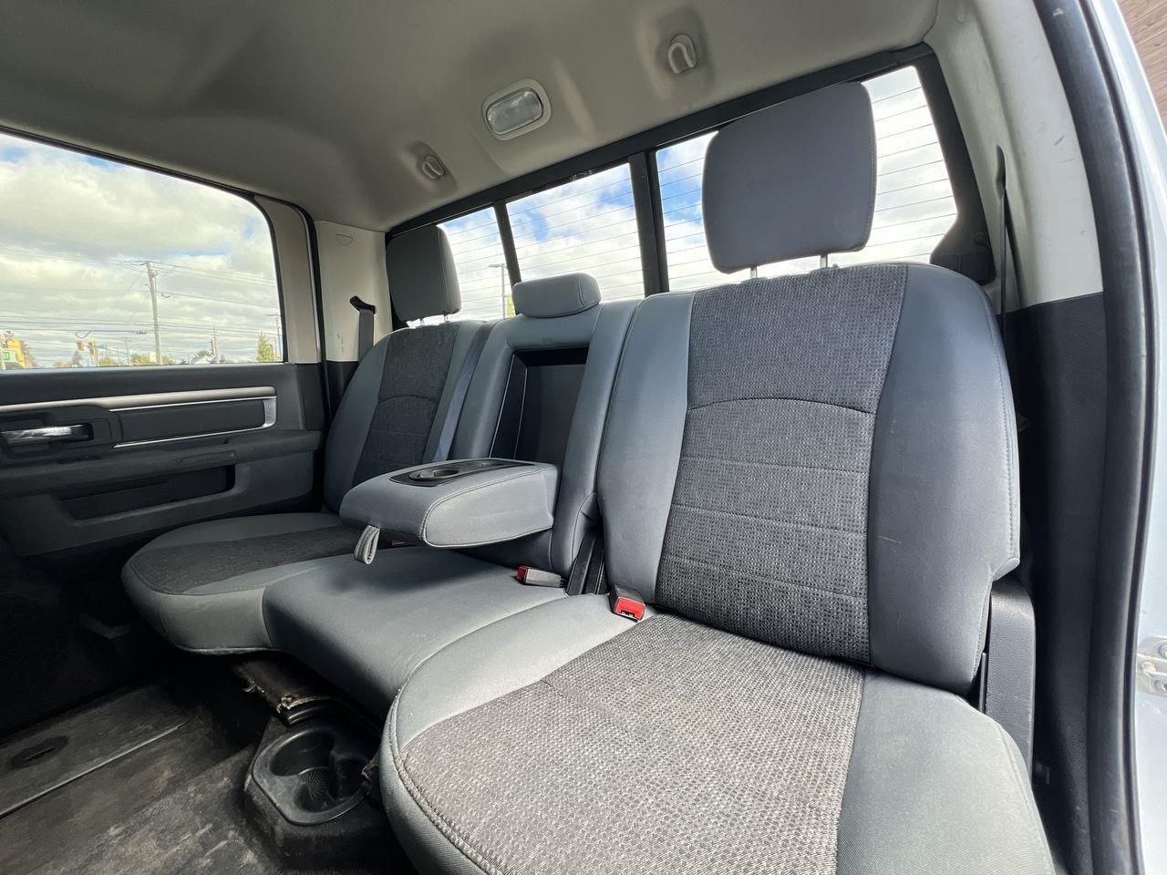 2016 RAM 2500 SLT 4WD, 6 PASSENGER, SIRUIS XM, BACK UP CAM!! Photo