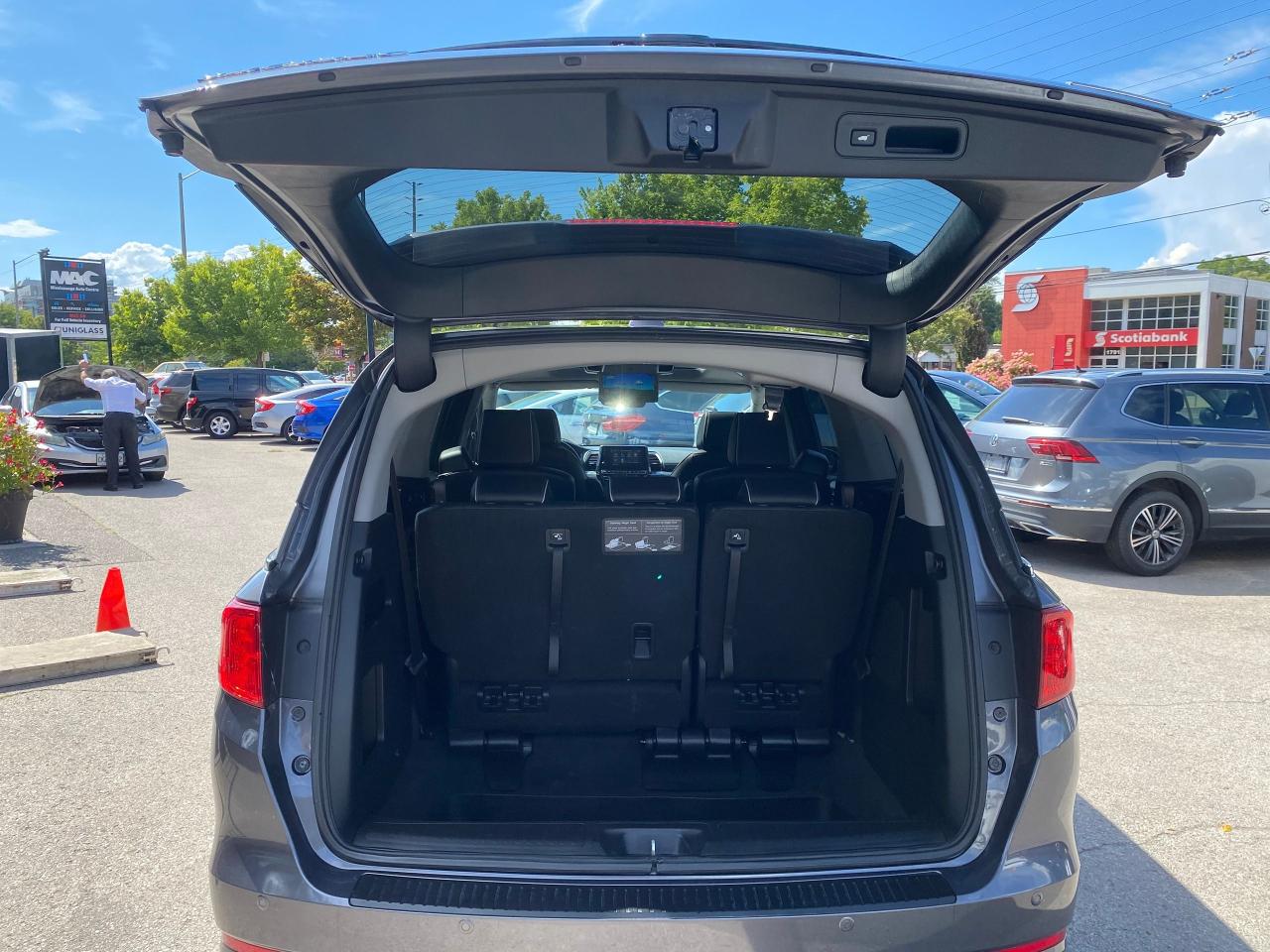 2023 Honda Odyssey Touring - Photo #9