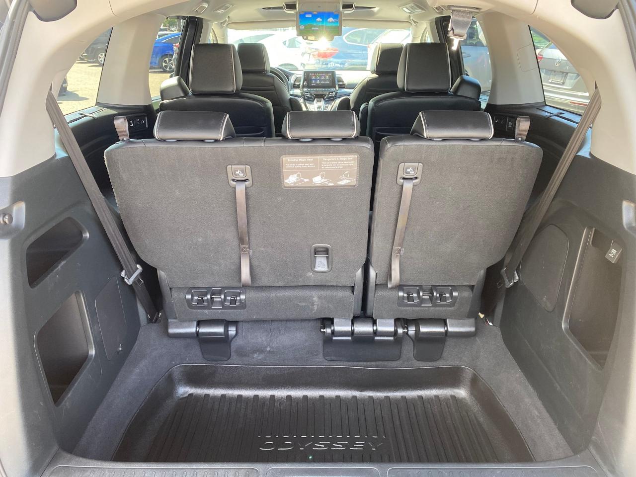2023 Honda Odyssey Touring - Photo #10