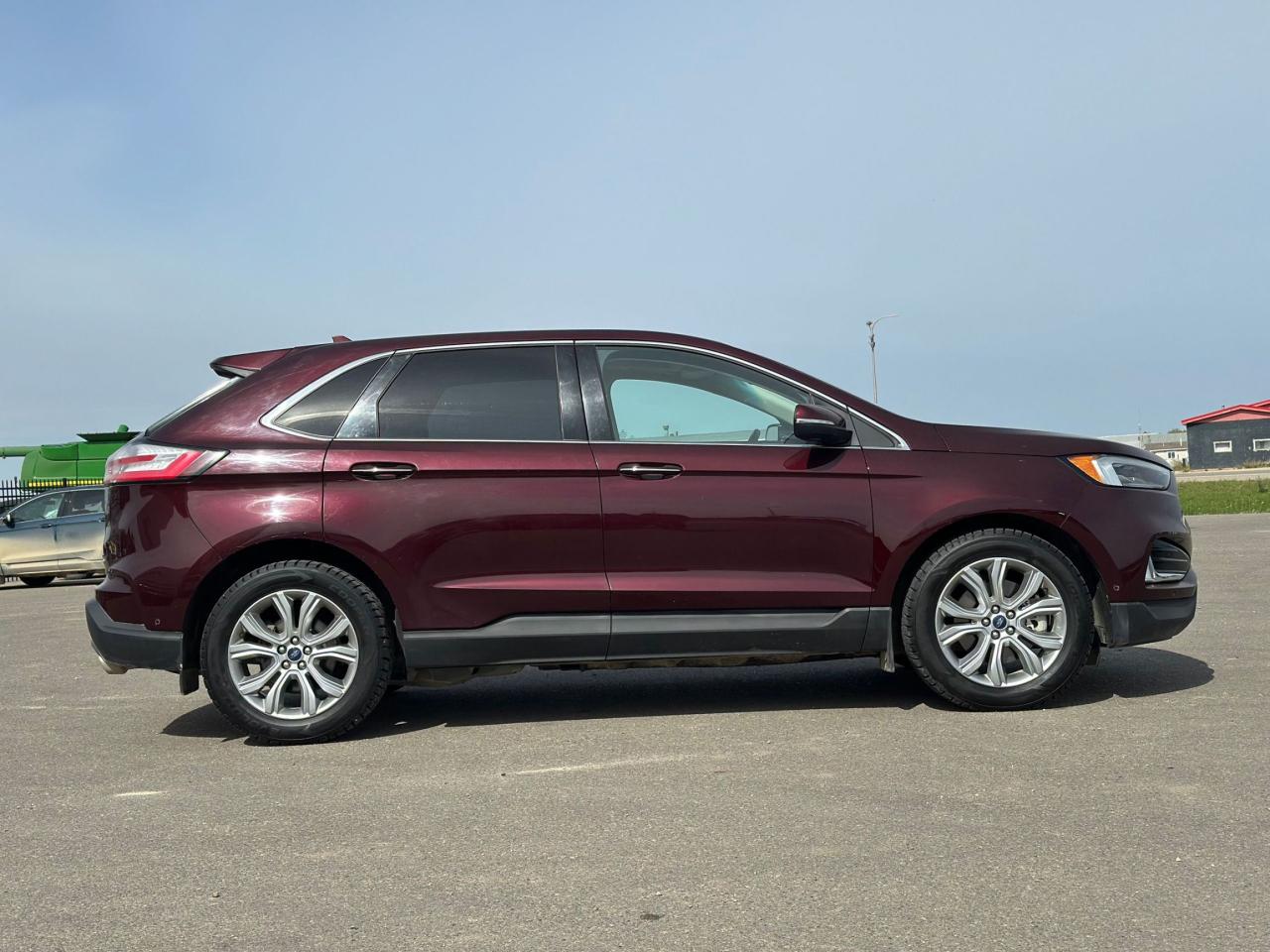 2019 Ford Edge Titanium AWD Photo3