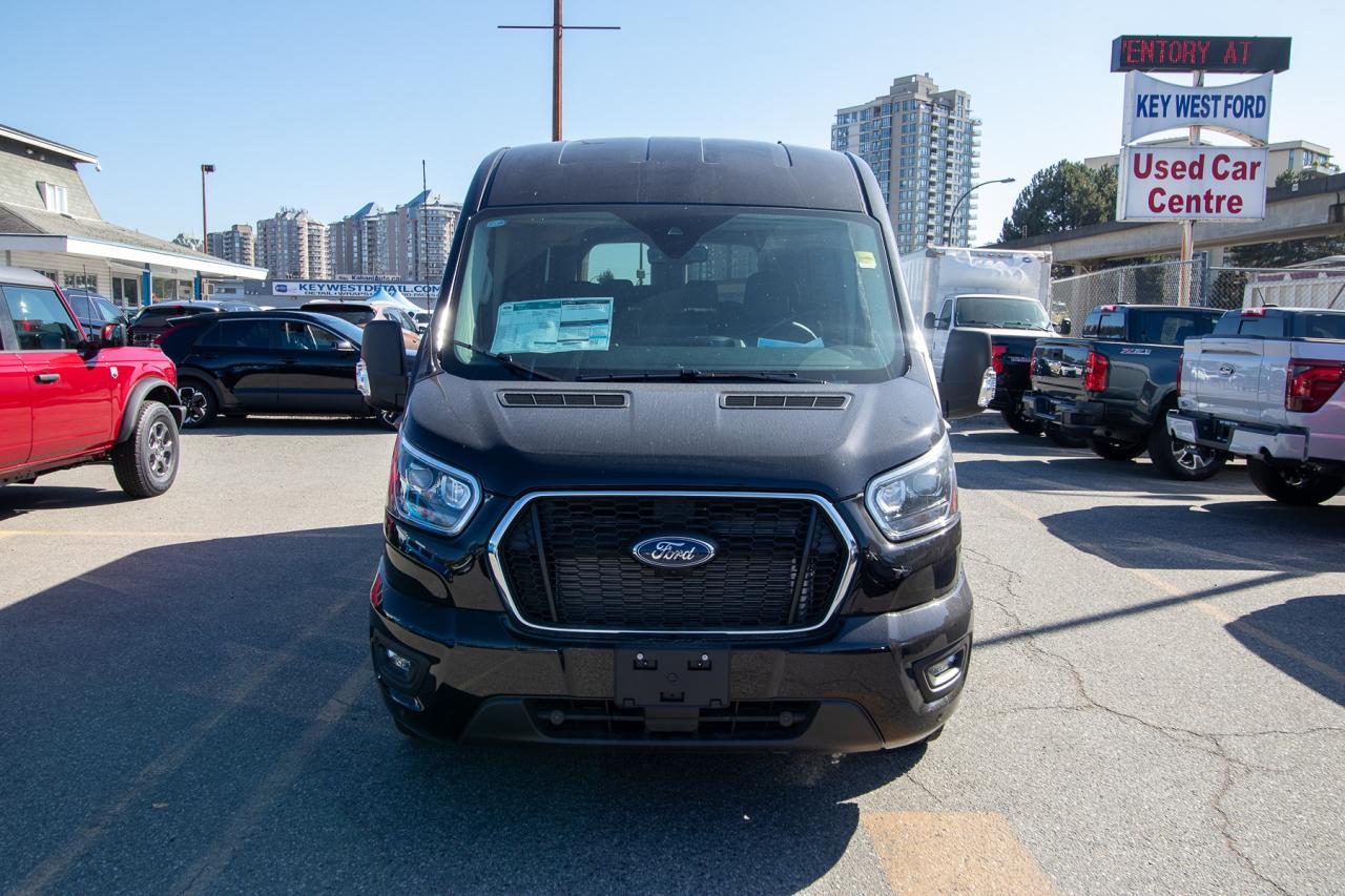 2025 Ford Transit Passenger Wagon T-350 148" MED ROOF XLT AWD Photo2