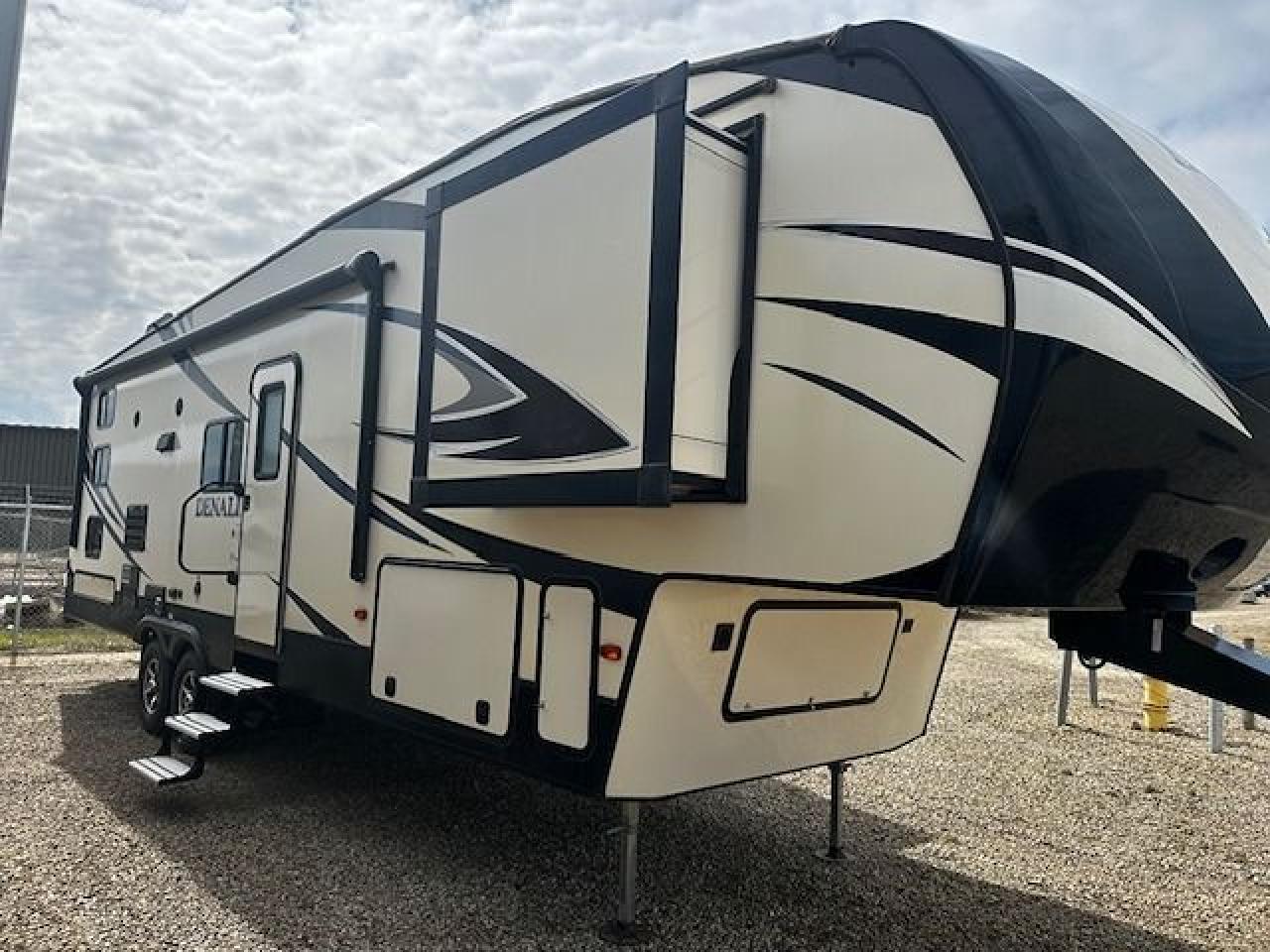 2017 Dutchmen Denali 280LBS 