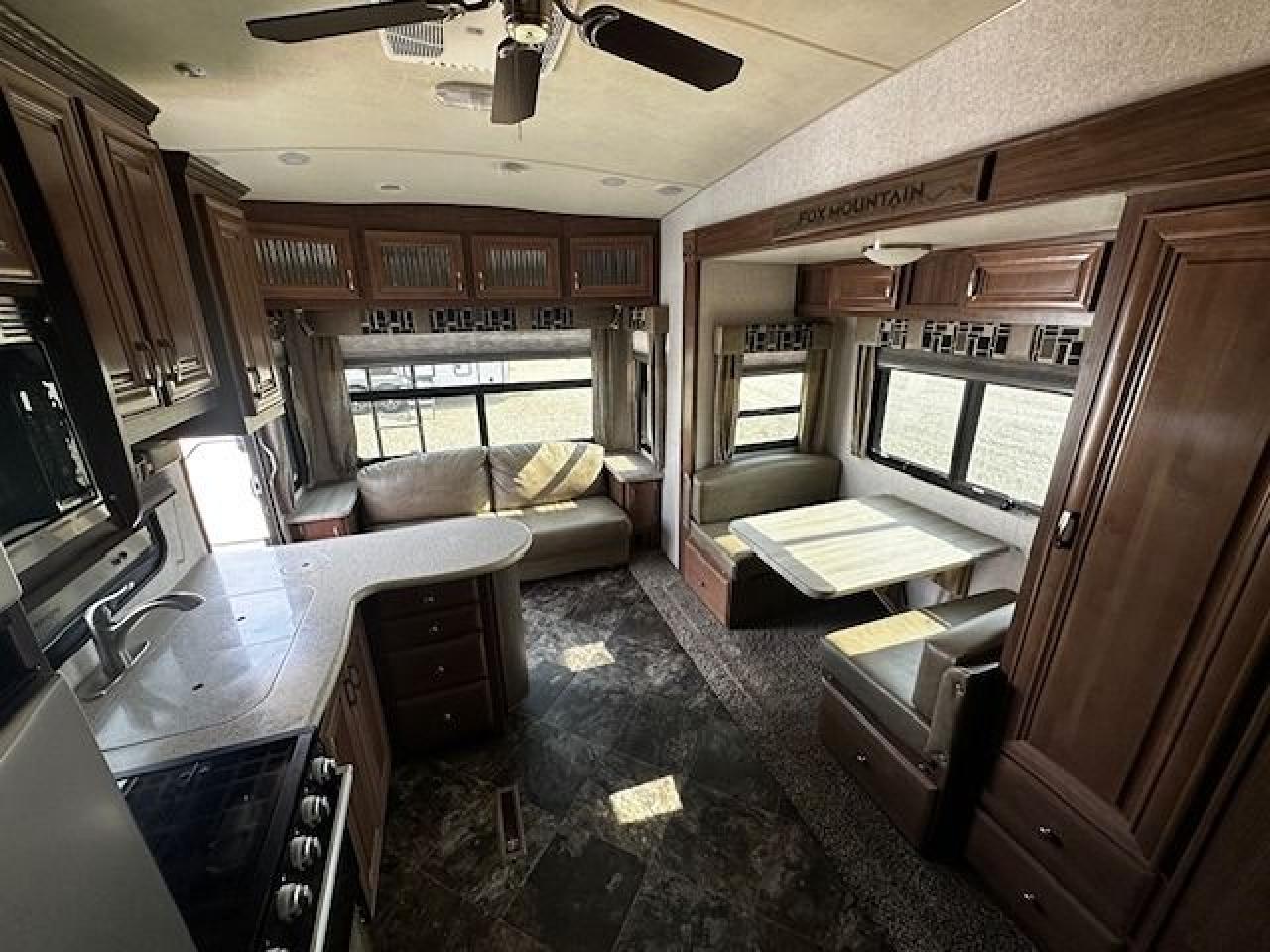 2023 Fox Mountain 235RLS 