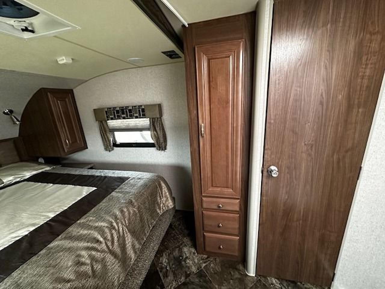 2023 Fox Mountain 235RLS 