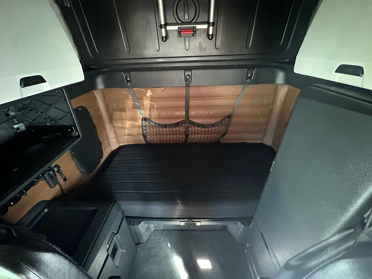 2024 Freightliner CASCADIA  - Photo #10
