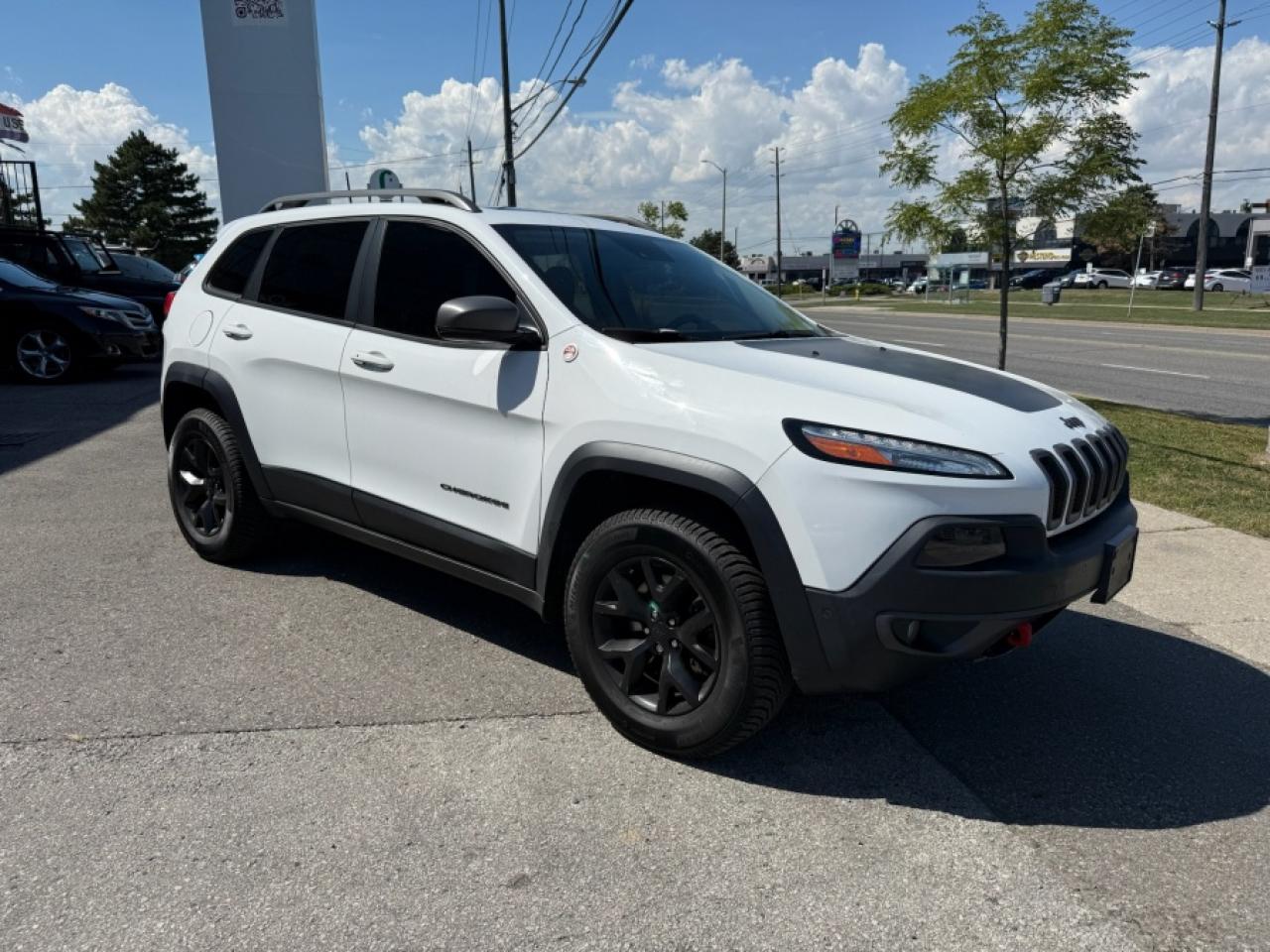 2018 Jeep Cherokee Trailhawk Leather Plus - Photo #2