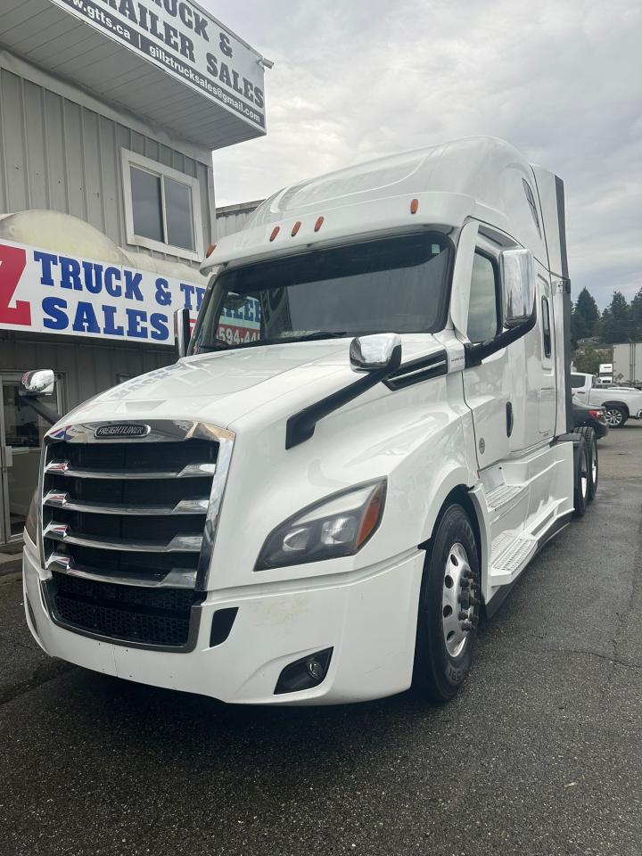 2023 Freightliner CASCADIA  - Photo #1