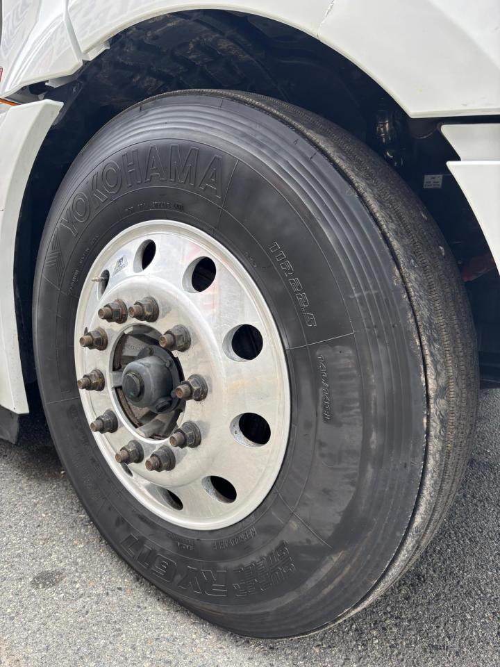 2023 Freightliner CASCADIA  - Photo #10