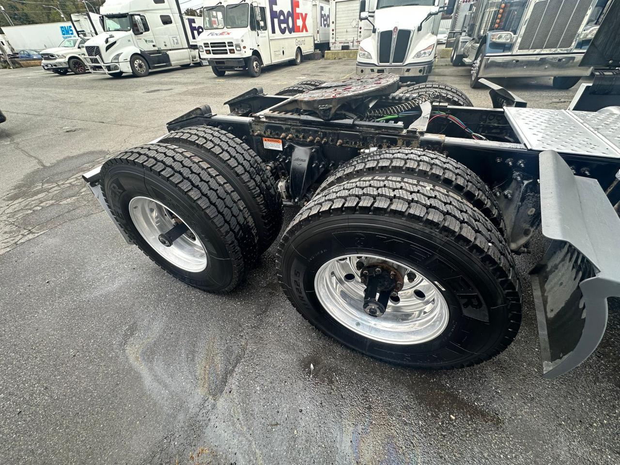 2023 Freightliner CASCADIA  - Photo #12