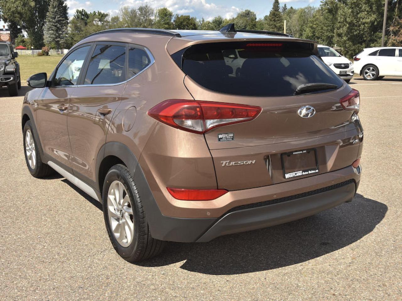 2017 Hyundai Tucson Luxury - Photo #4